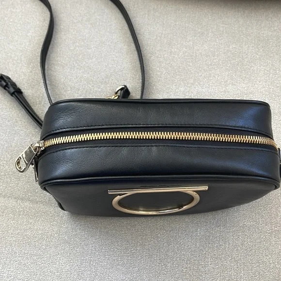 Salvatore Ferragamo Gancino Camera Leather Crossbody bag - Picture 6 of 11